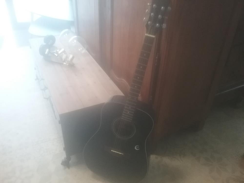 GUITARE ACOUSTIQUE EPIPHONE