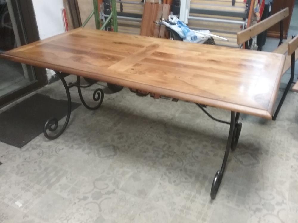 TABLE FF ET BOIS EXOTIQUE 