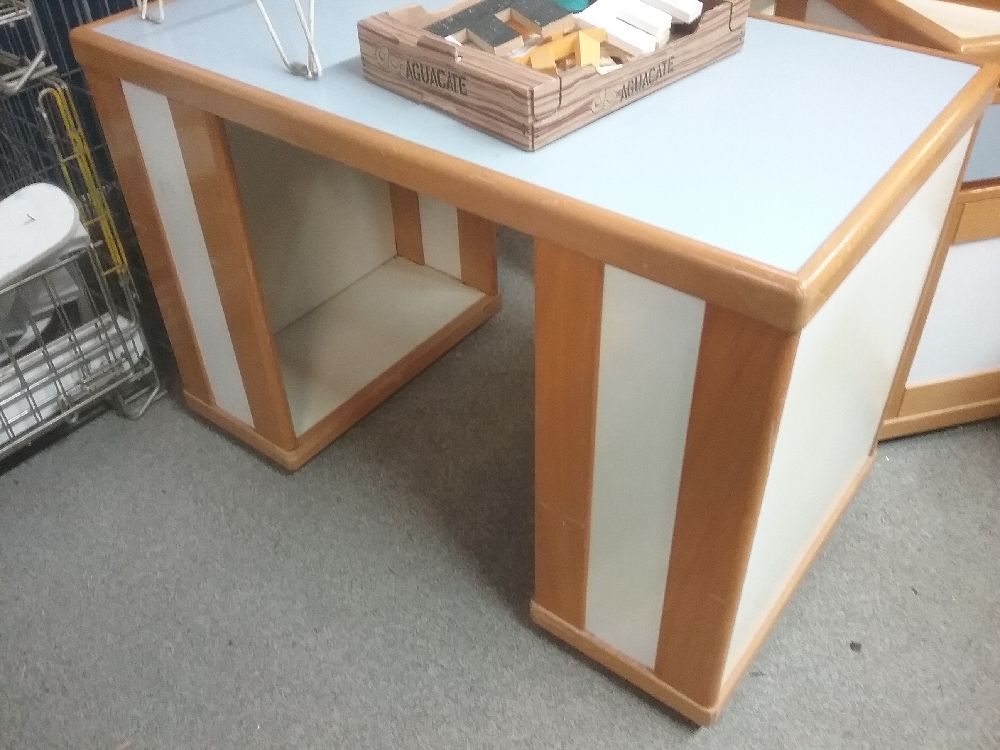 BUREAU AN 80