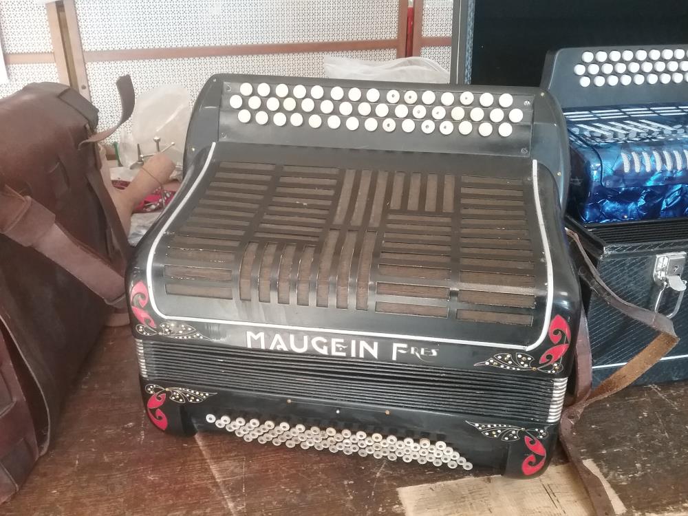 ACCORDEON MAUGEIN AN 30/40