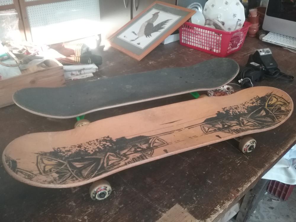 SKATEBOARD 