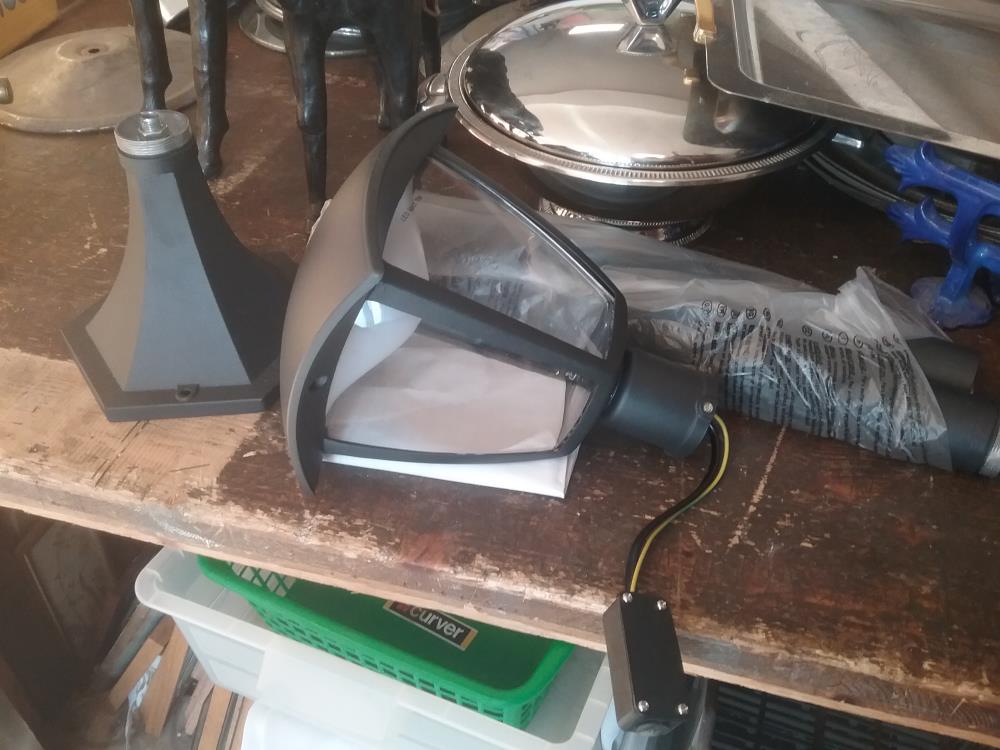 LAMPADAIRE EXTERIEUR LED