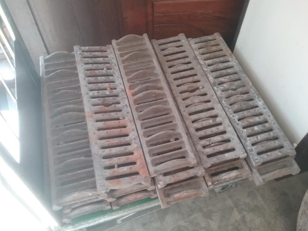 GRILLE EVACUATION FONTE