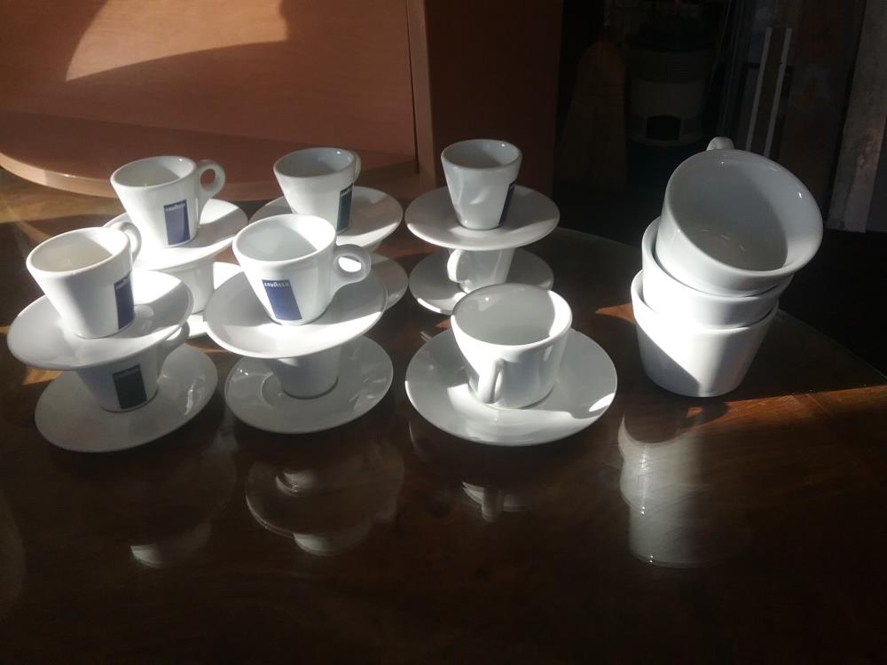 TASSE ET SSTASSE LAVAZZA