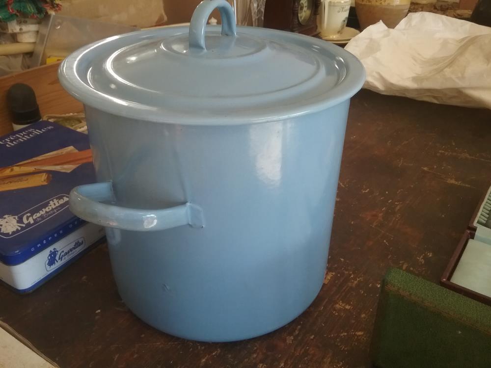 TOUPIE EMAILLE BLEU