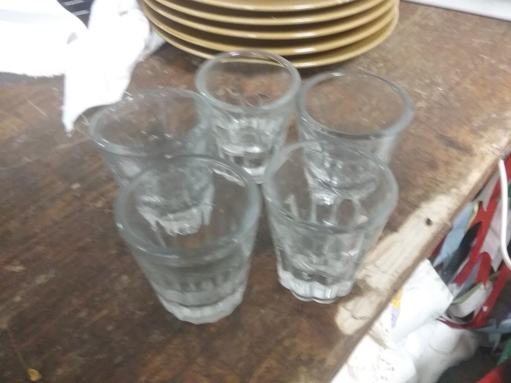 2 VERRES PETITS ANCIENS
