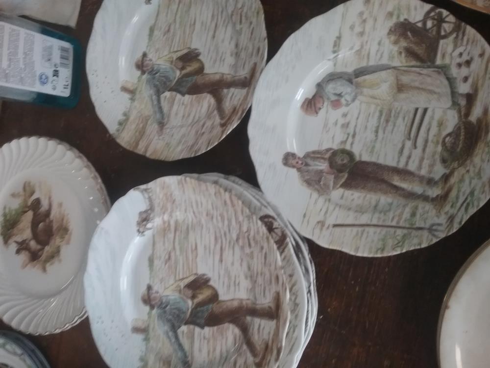 7 ASSIETTES ARTISANALES PEINTRES