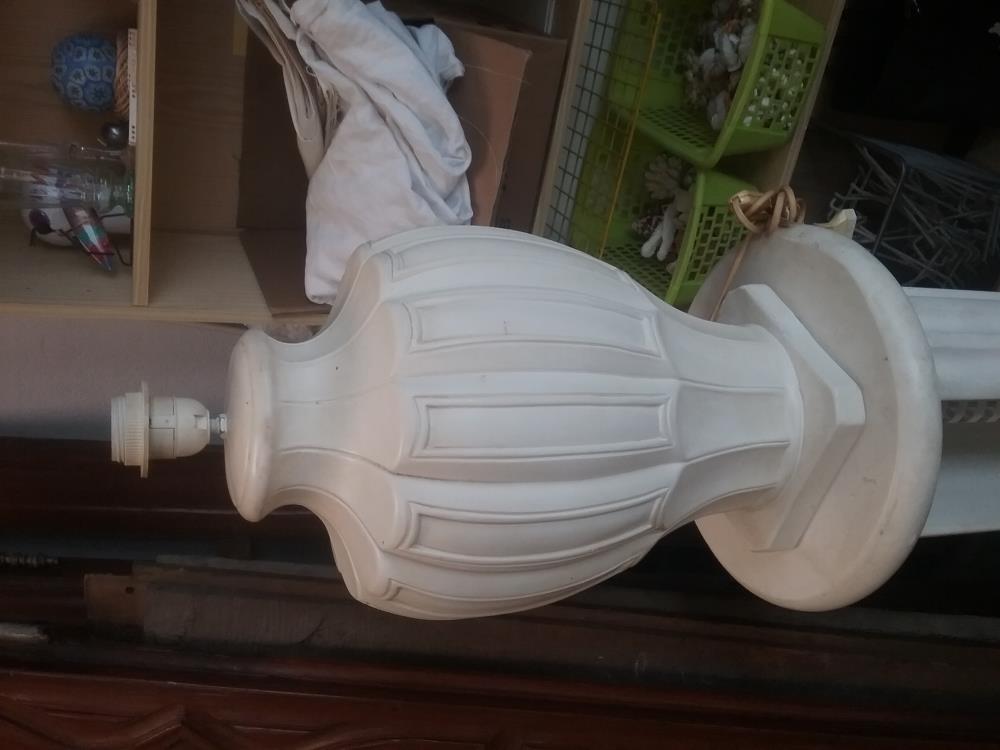 PIED DE LAMPE PLATRE