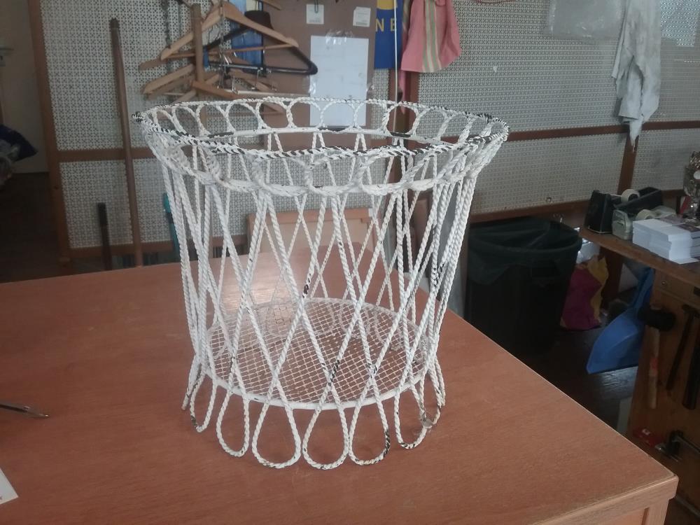 CACHE POT GRILLE METAL
