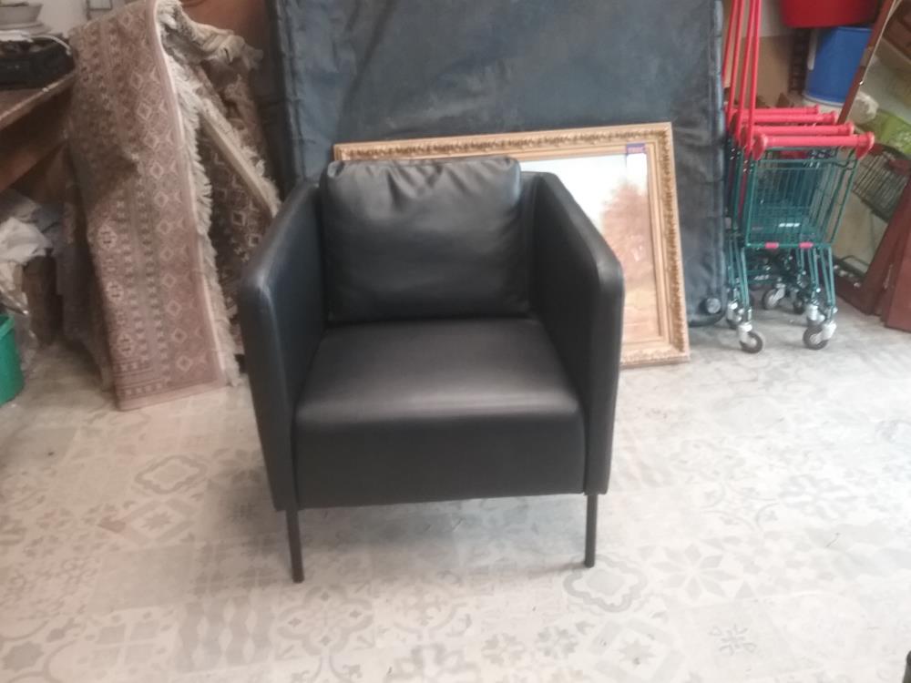 FAUTEUIL NOIR IKEA EKERO