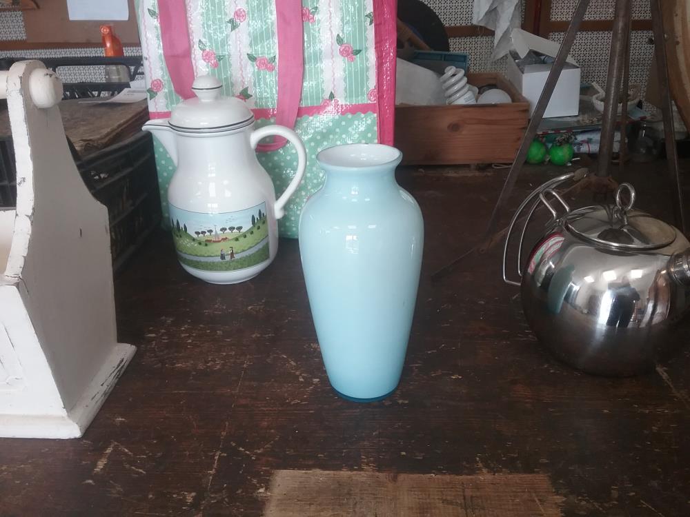 VASE OPALINE BLEU 