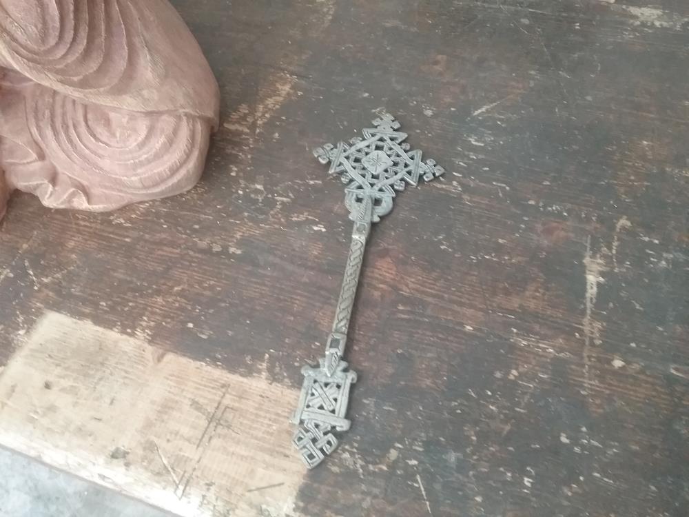 CROIX ANCIENNE METAL