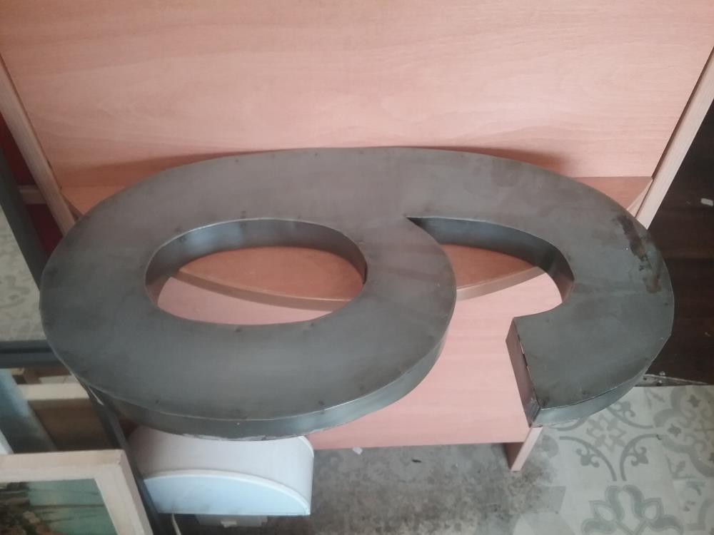 NUMERO 9 METAL
