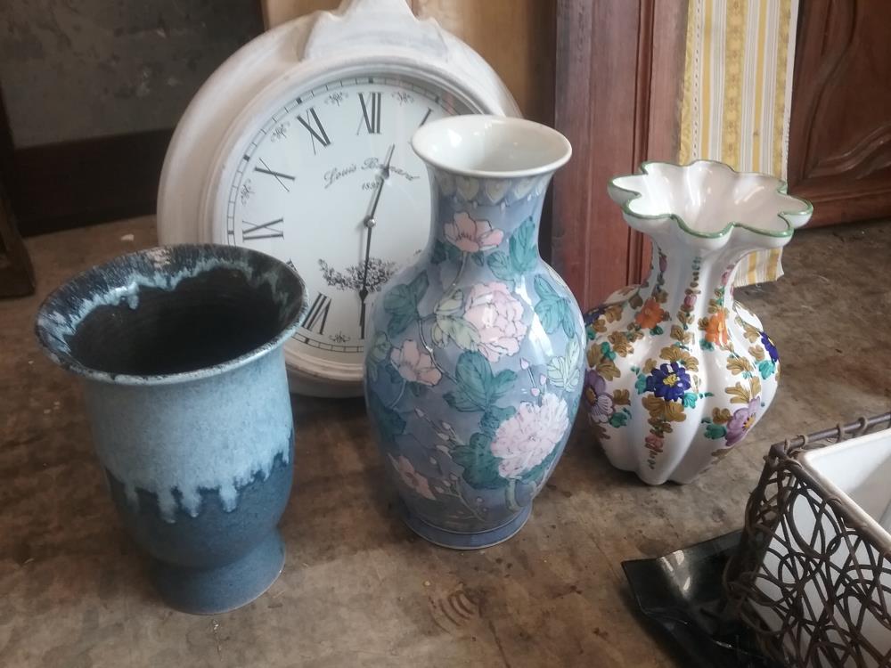 VASE DIVERS