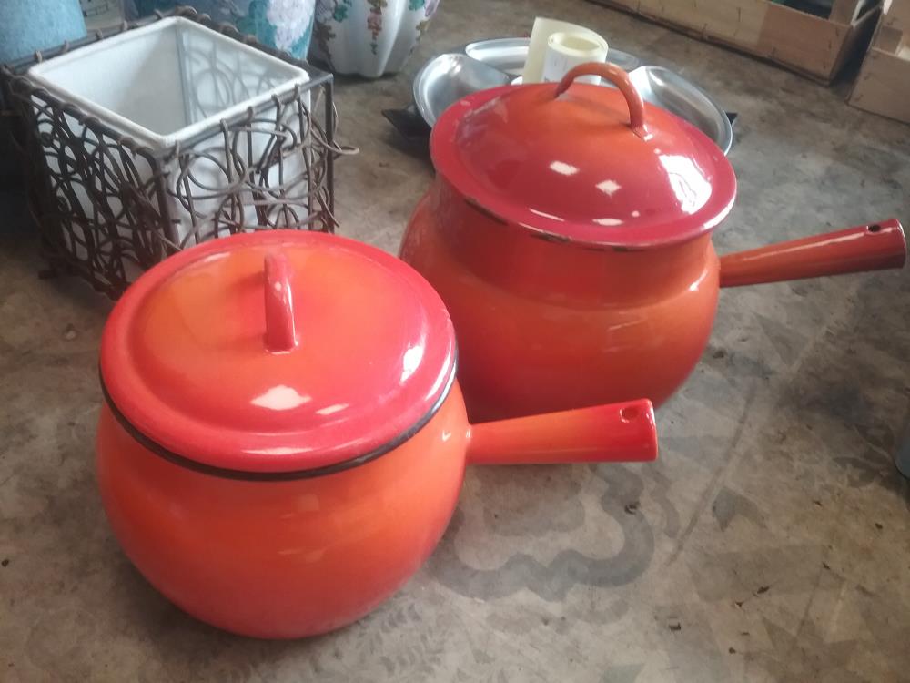 FAITOUT ORANGE COUVERCLE
