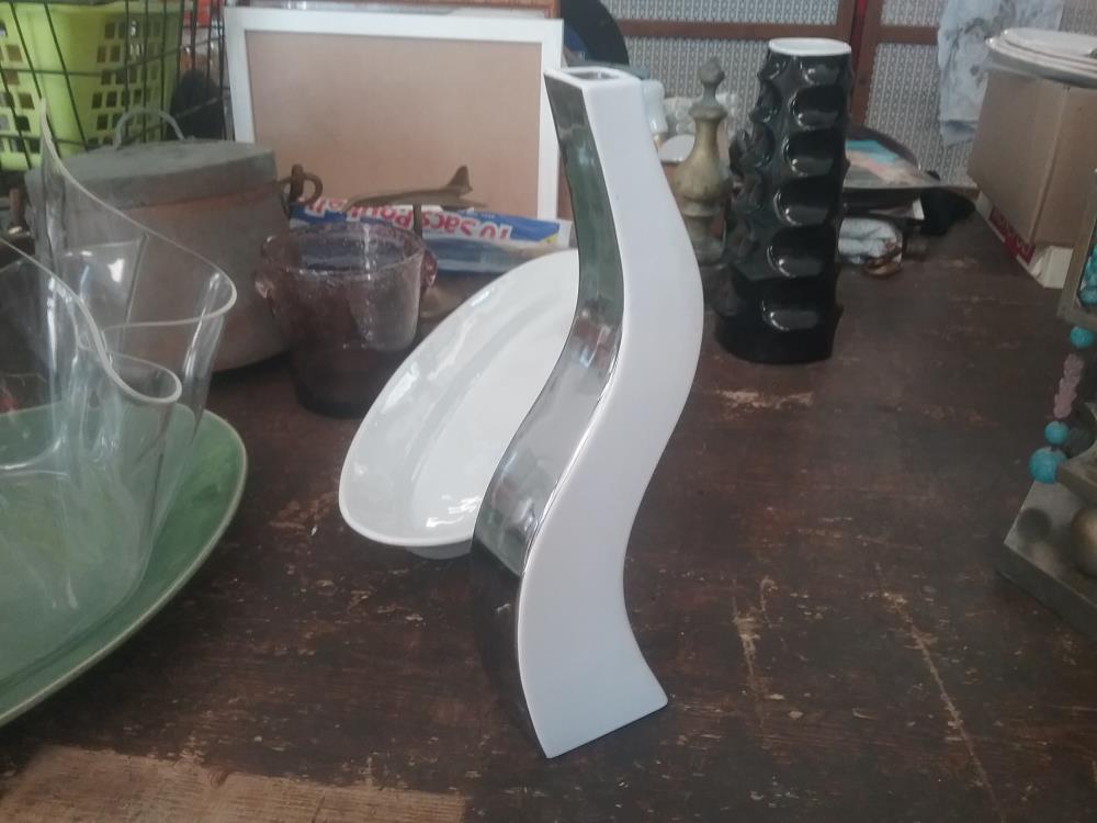 VASE DESIGN BLANC CHROME