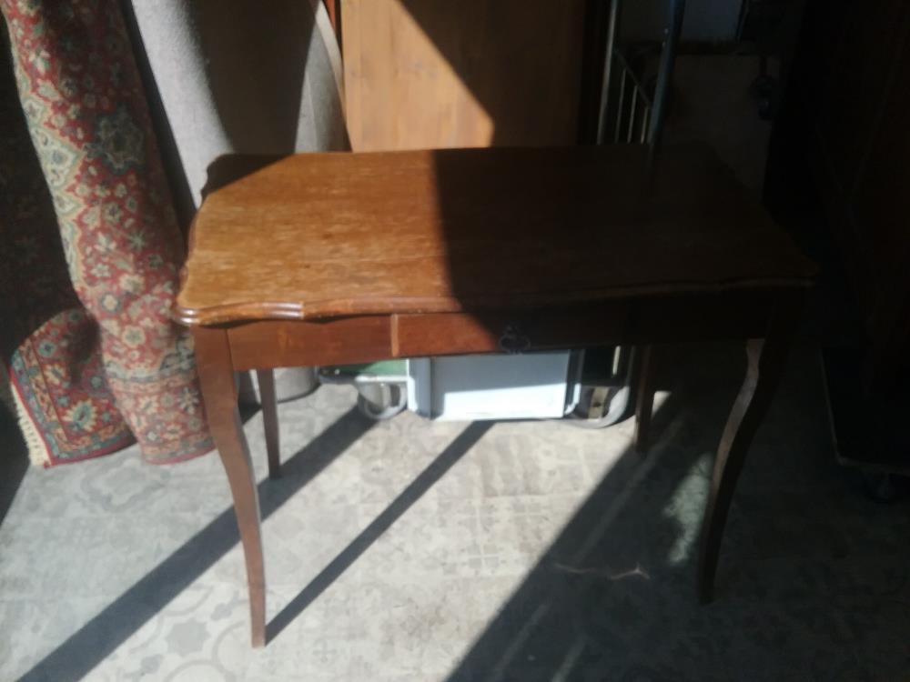 BUREAU 1T