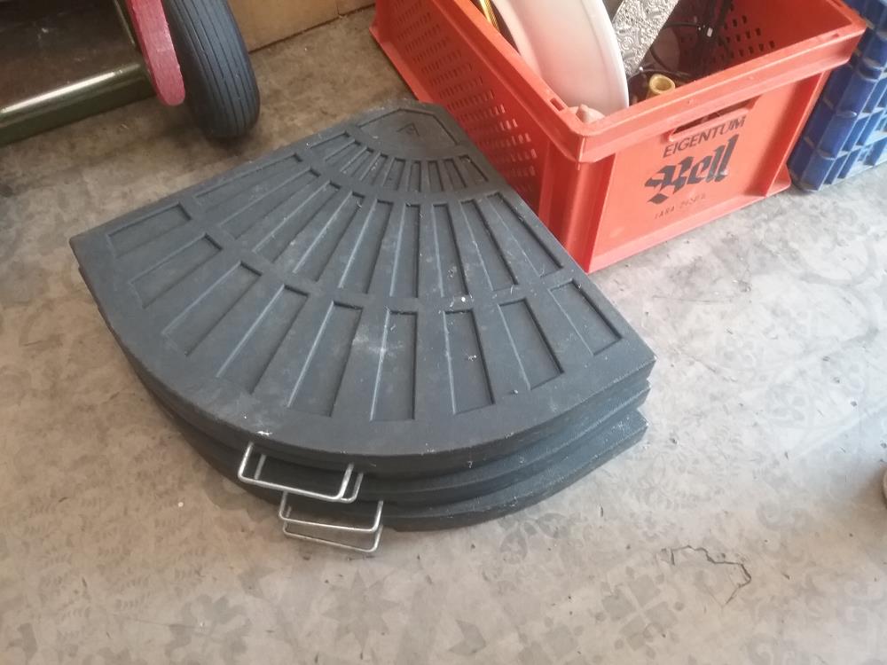 4 PAVES PIED DE PARASOL