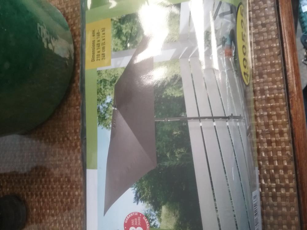 PARASOL NEUF