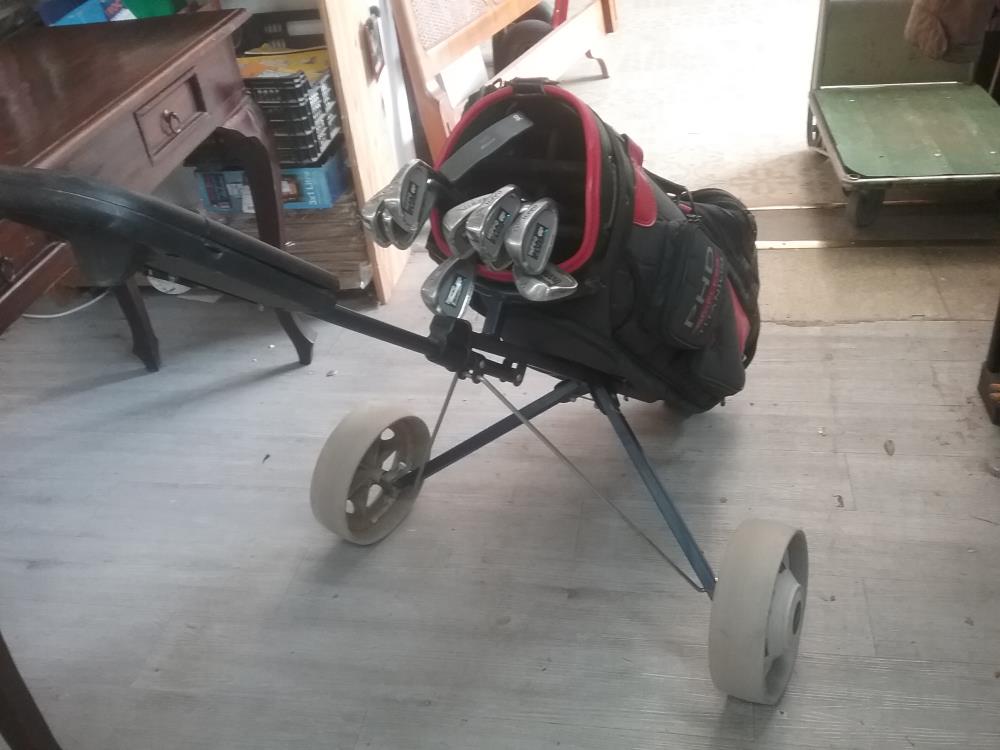 SERIE GOLF HIPPO + CHARIOT TITLEIST
