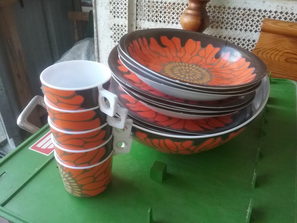SERVICE VAISSELLE CAMPING AN 70