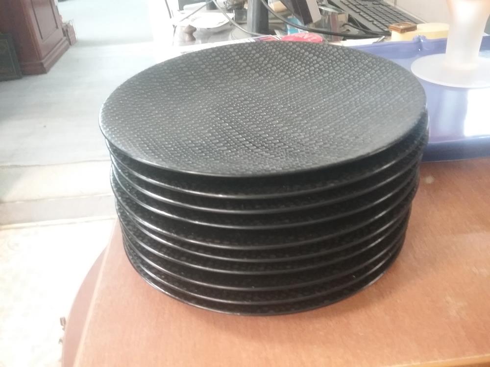 10 ASSIETTES NOIRE