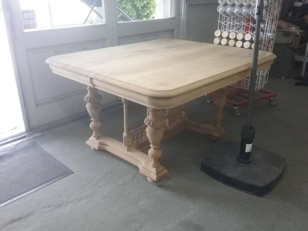 TABLE HII SABLÉE 