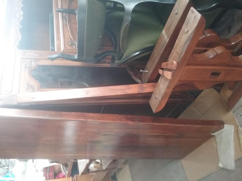 TABLE MONASTERE