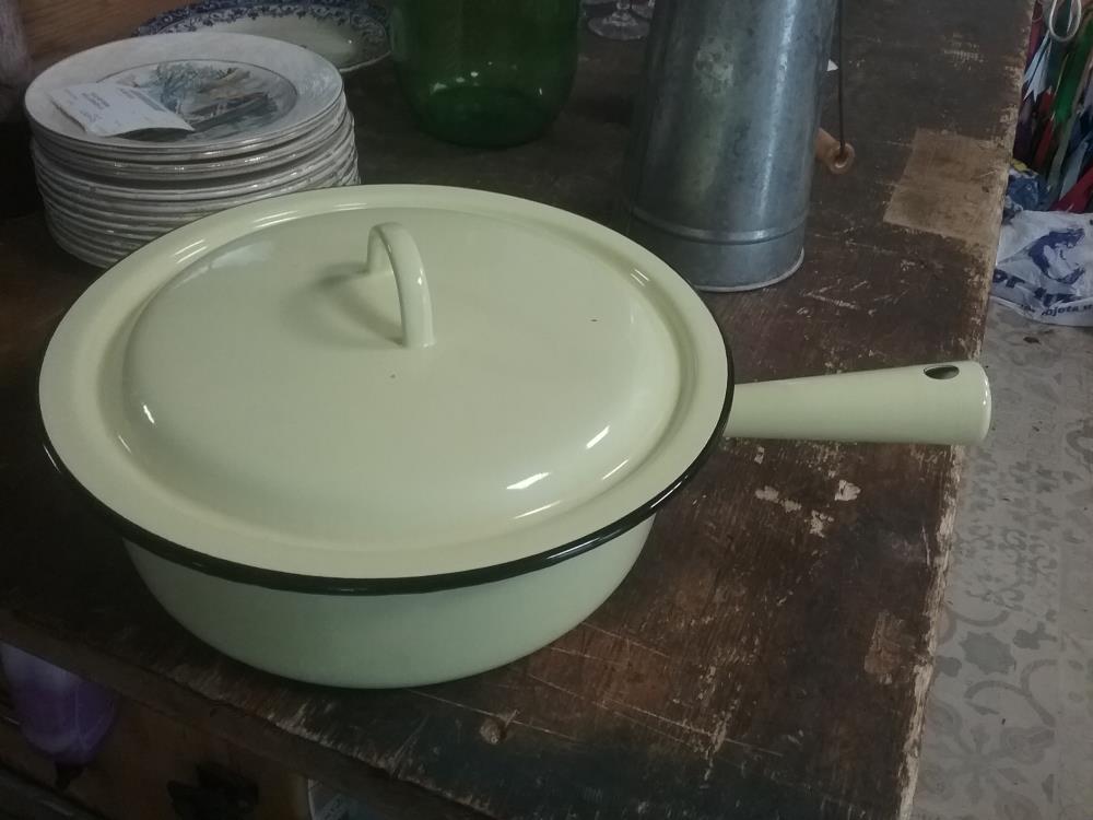 CASSEROLLE JAUNE GM