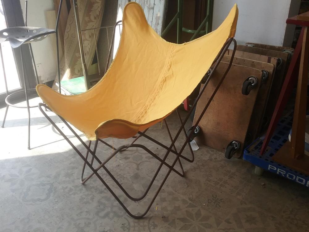 PAIRE DE FAUTEUILS BUTTEFLY 1 HOUSSE