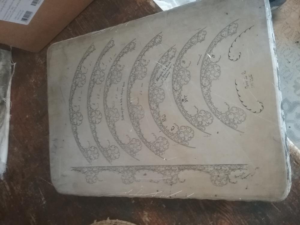 PIERRE MOTIFS VAISSELLE 