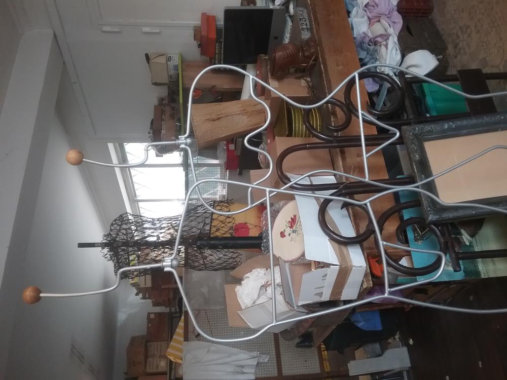 PAIRE DE MANEQUINS IKEA AN 80