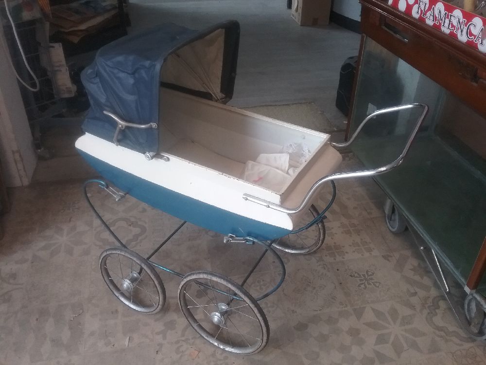 POUSSETTE ANCIENNE