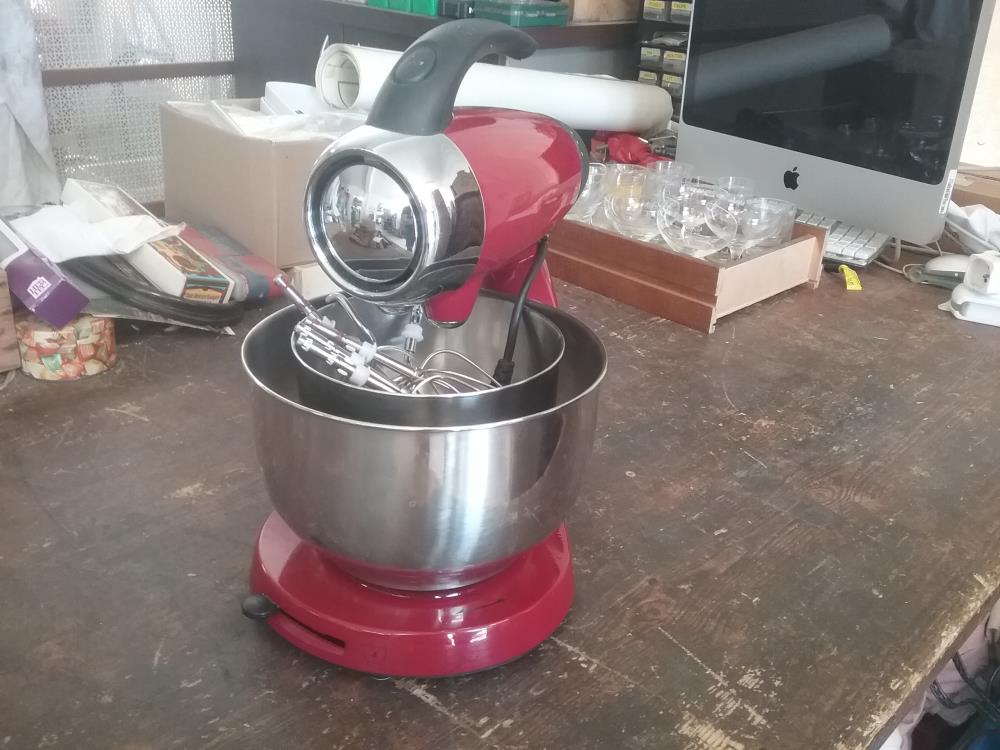 ROBOT 2 BOLS RUSSEL HOBBS