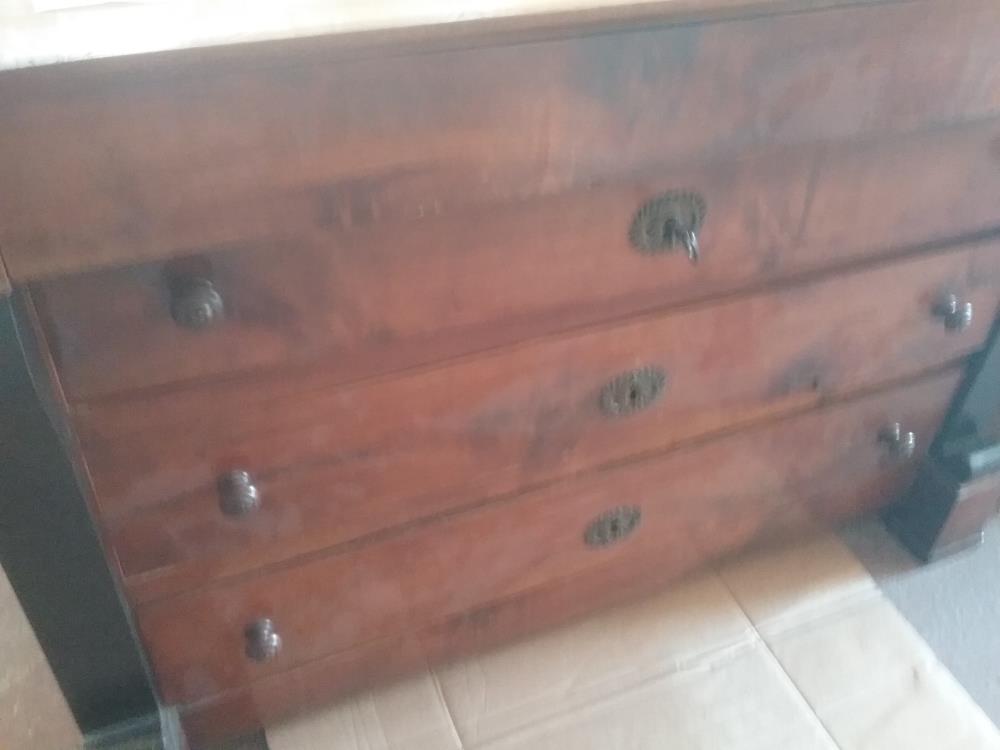 COMMODE DESSUS MARBRE