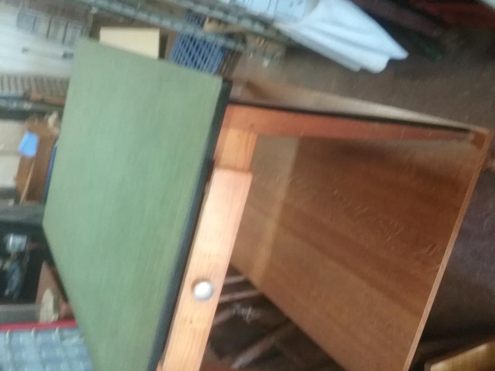 TABLE FORMICA VERTE