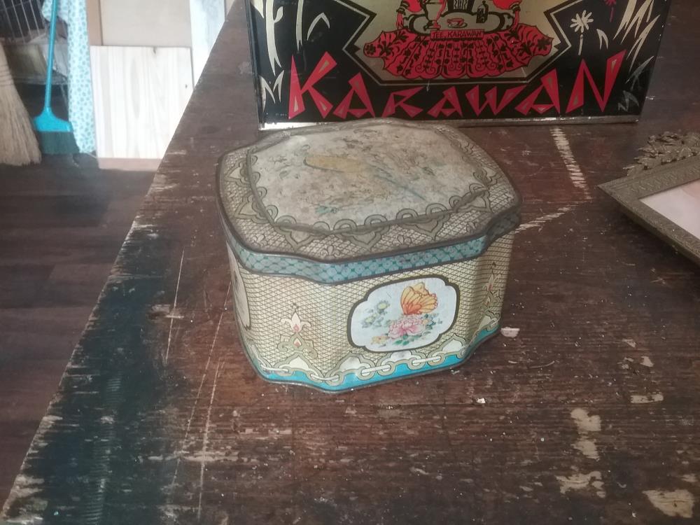 BOITE METAL ANCIENNE PM