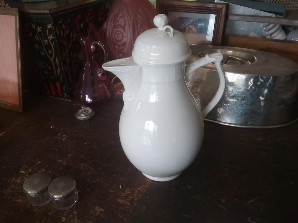 CAFETIERE PORCELAINE BLANCHE