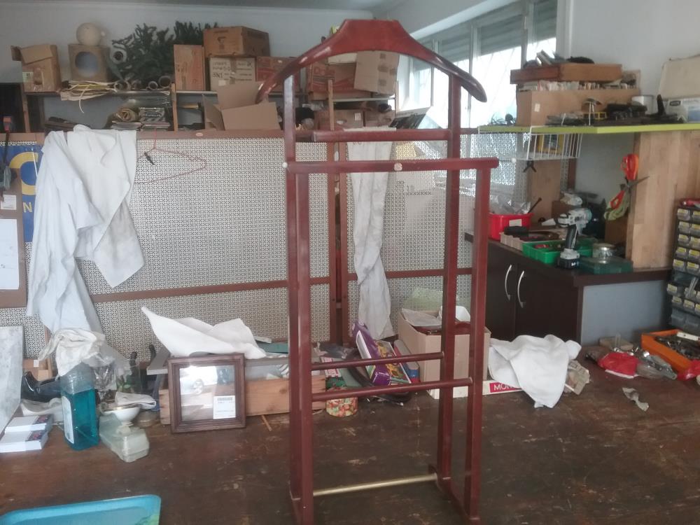 VALET DE CHAMBRE 