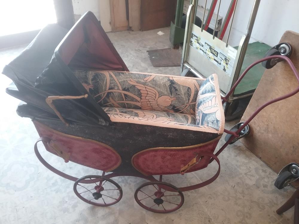 POUSSETTE ANCIENNE