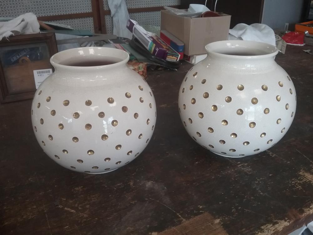 VASE BOULE POINTS DORÉS