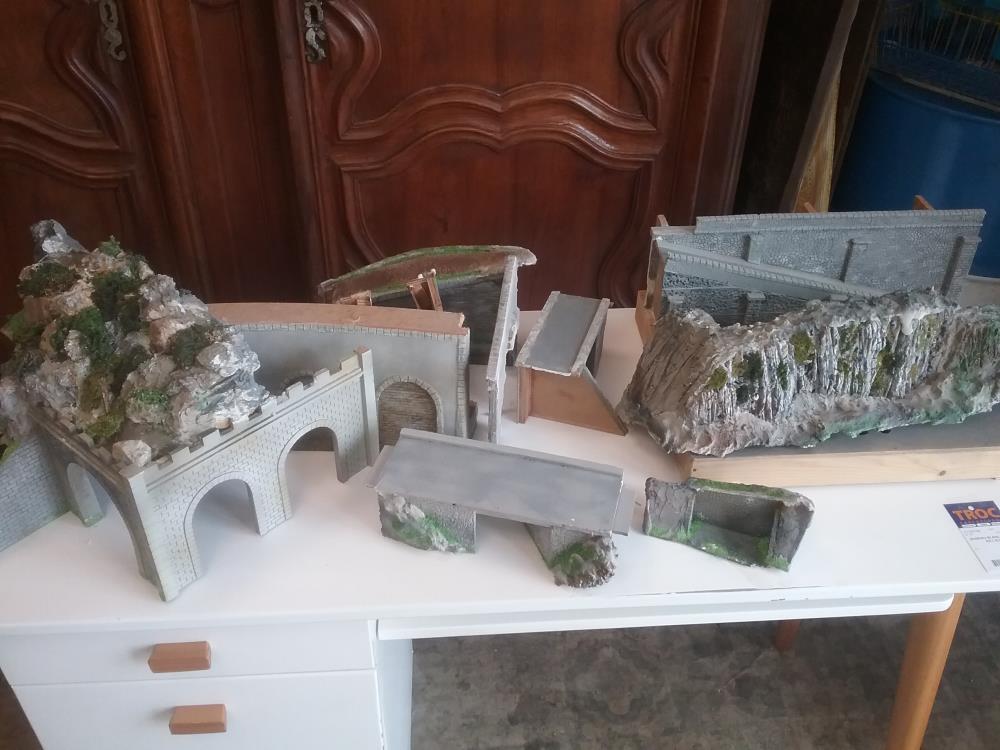 LOT DE PIECES MAQUETTE TRAIN