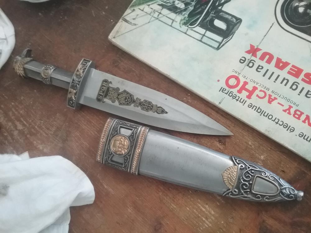 COUTEAU SPQR