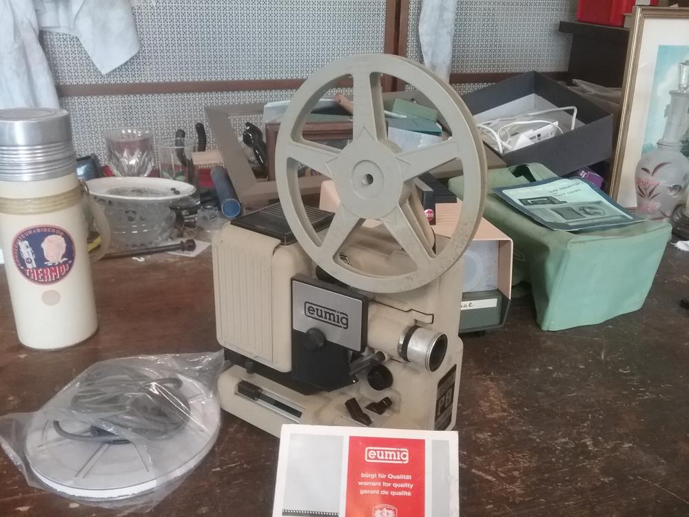 PROJECTEUR SUPER 8 EUMIG