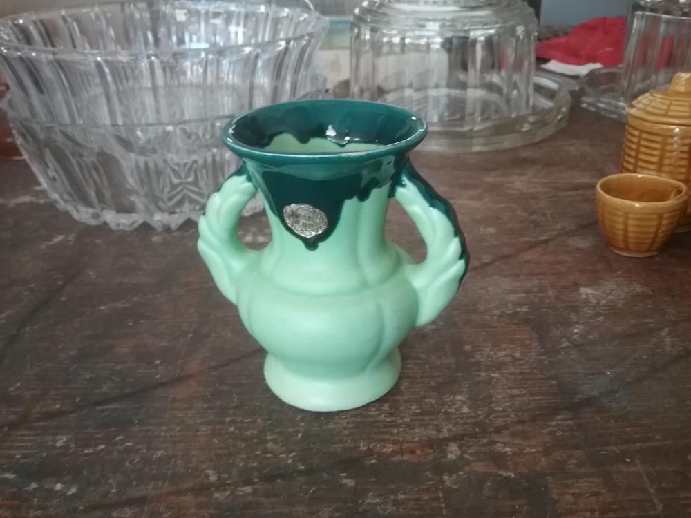 PETIT VASE VERT ANCIEN