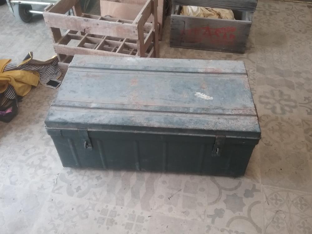 CANTINE VERTE MILITAIRE 