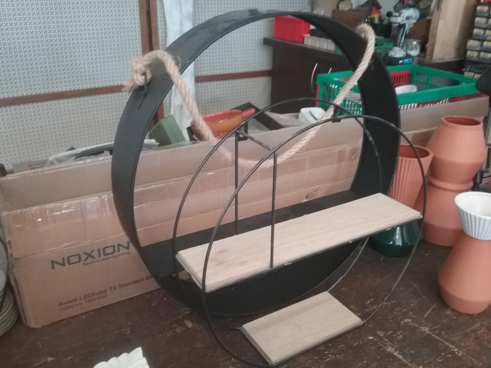 ETAGERE MURALE