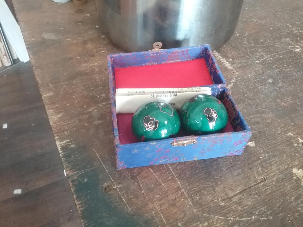 2 BOULES CHINOISES 