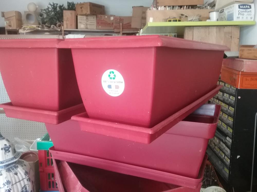 JARDINIERE ROUGE 