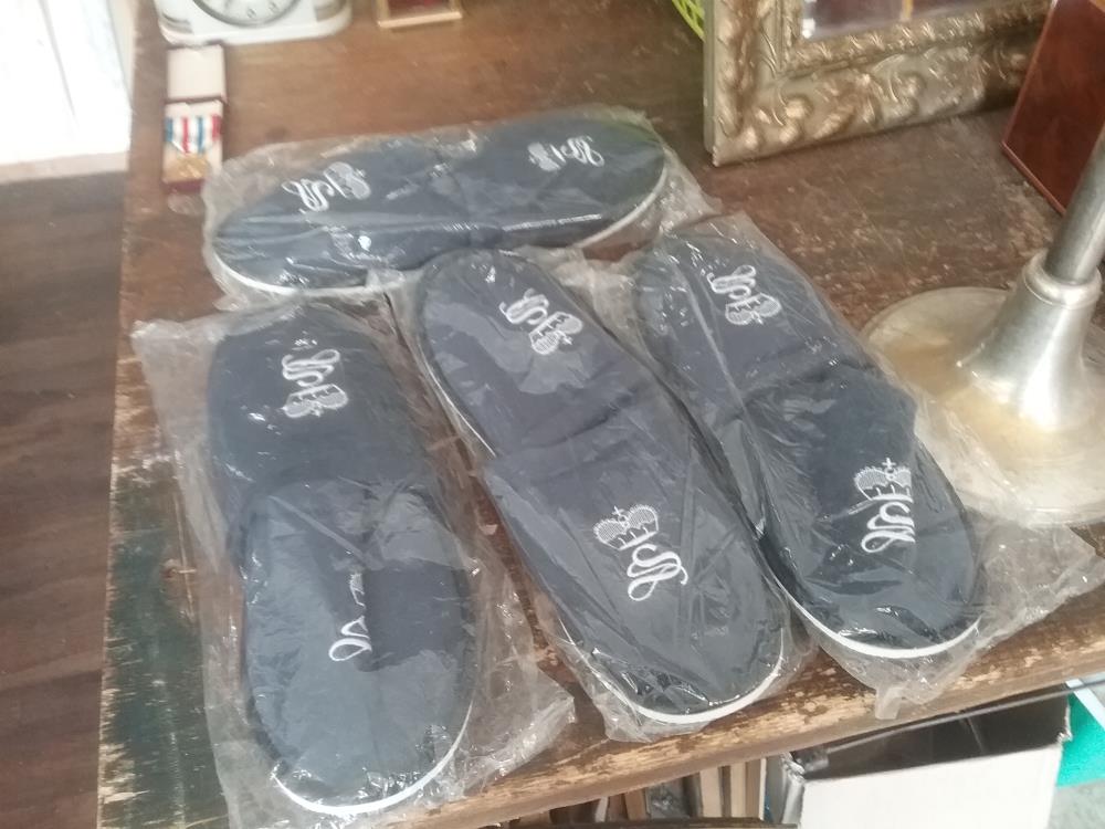 PAIRE DE CHAUSSON D'HOTEL